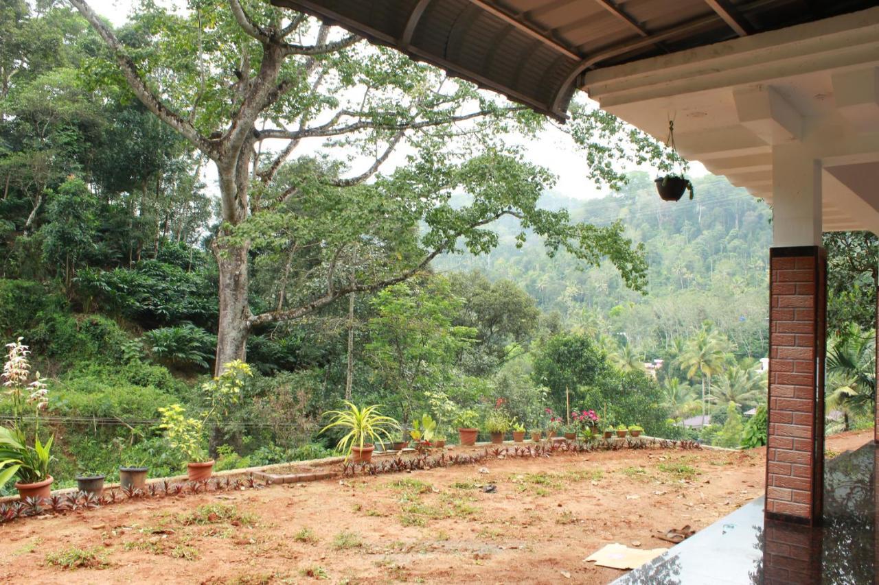 The Mountcourt Hotel Munnar Exterior foto